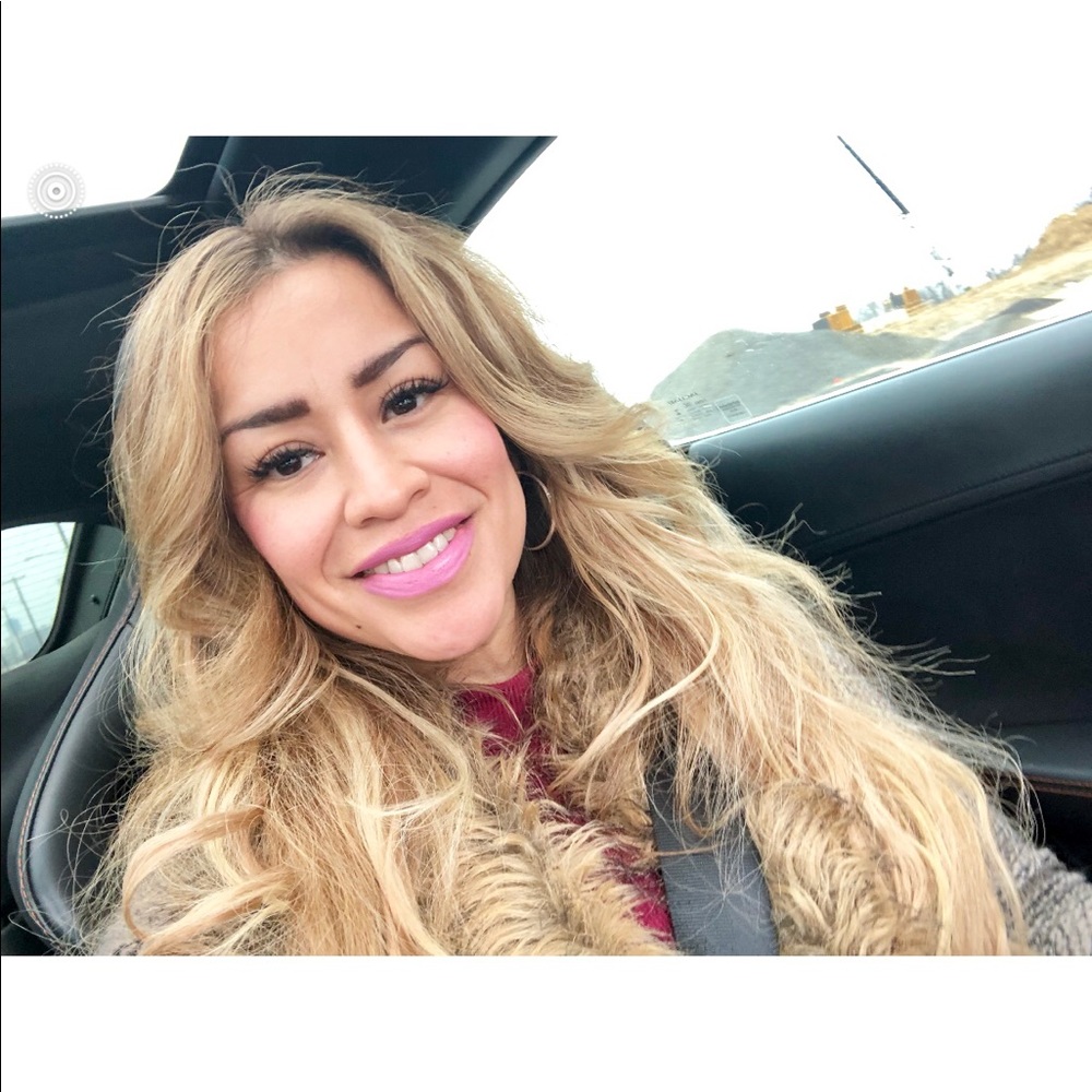 Meet your Posher, Elizabeth